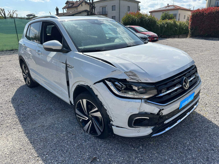 Acquisto-Vw-Tcross-2-incidentata-al-miglior-prezzo-1